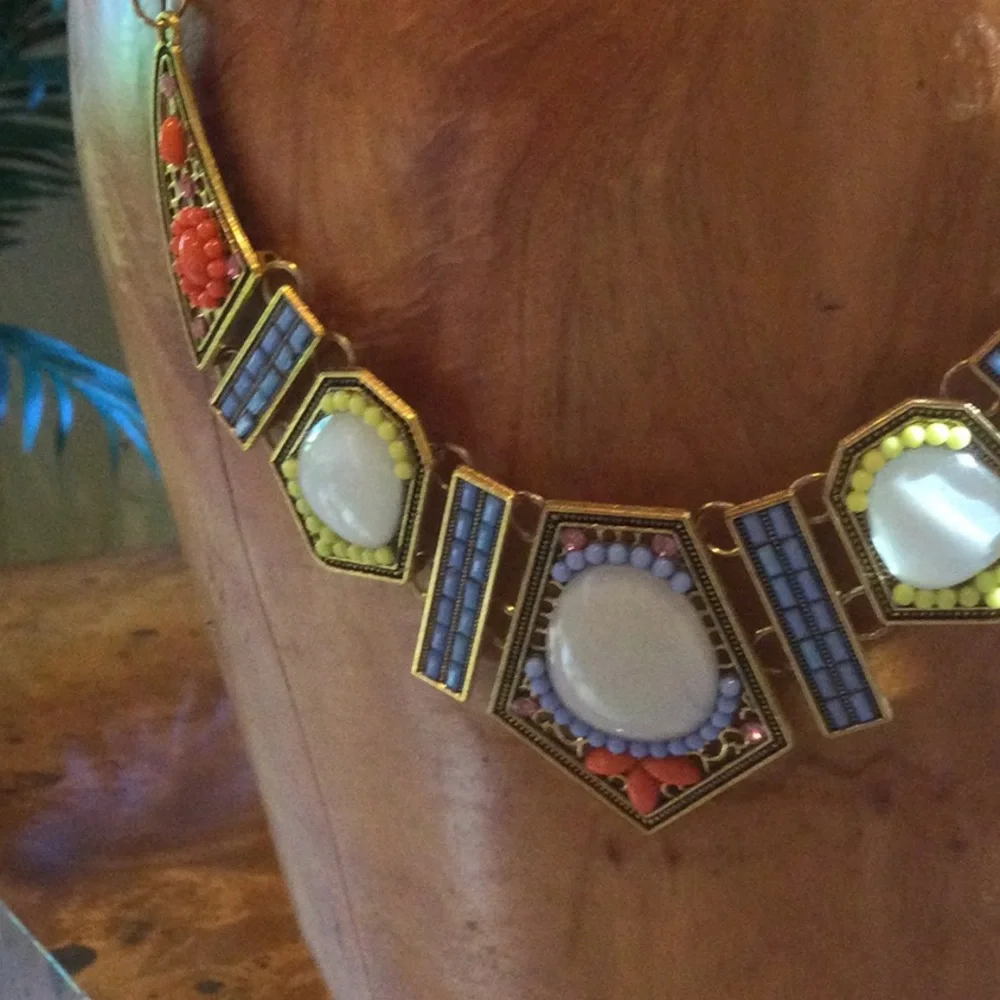 Beautiful necklace - Picture 3 of 4